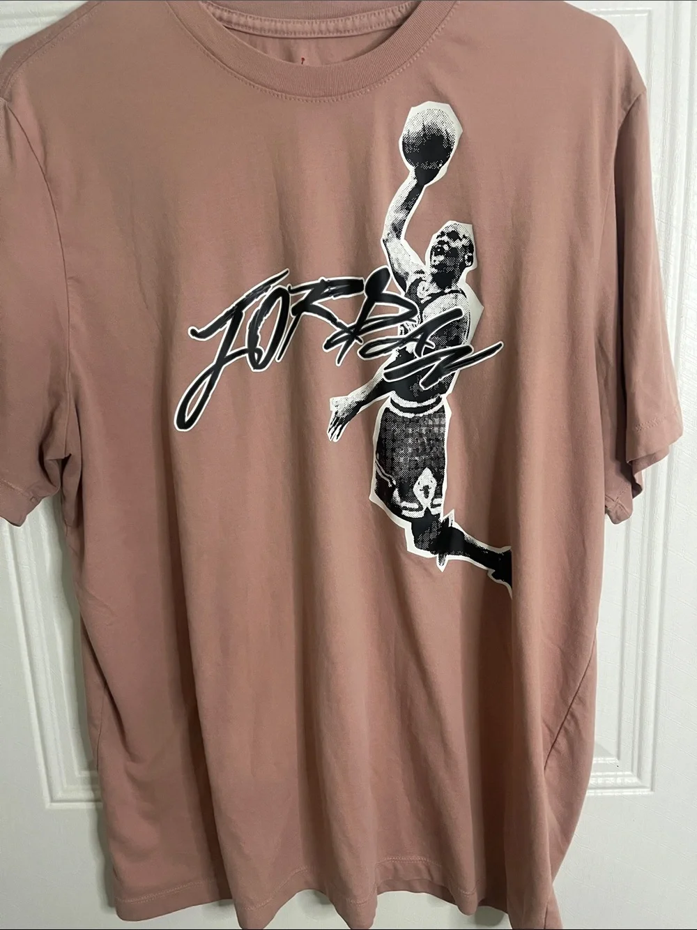 Jordan Men’s Short Sleeve Graphic Tee in Mauve Pink